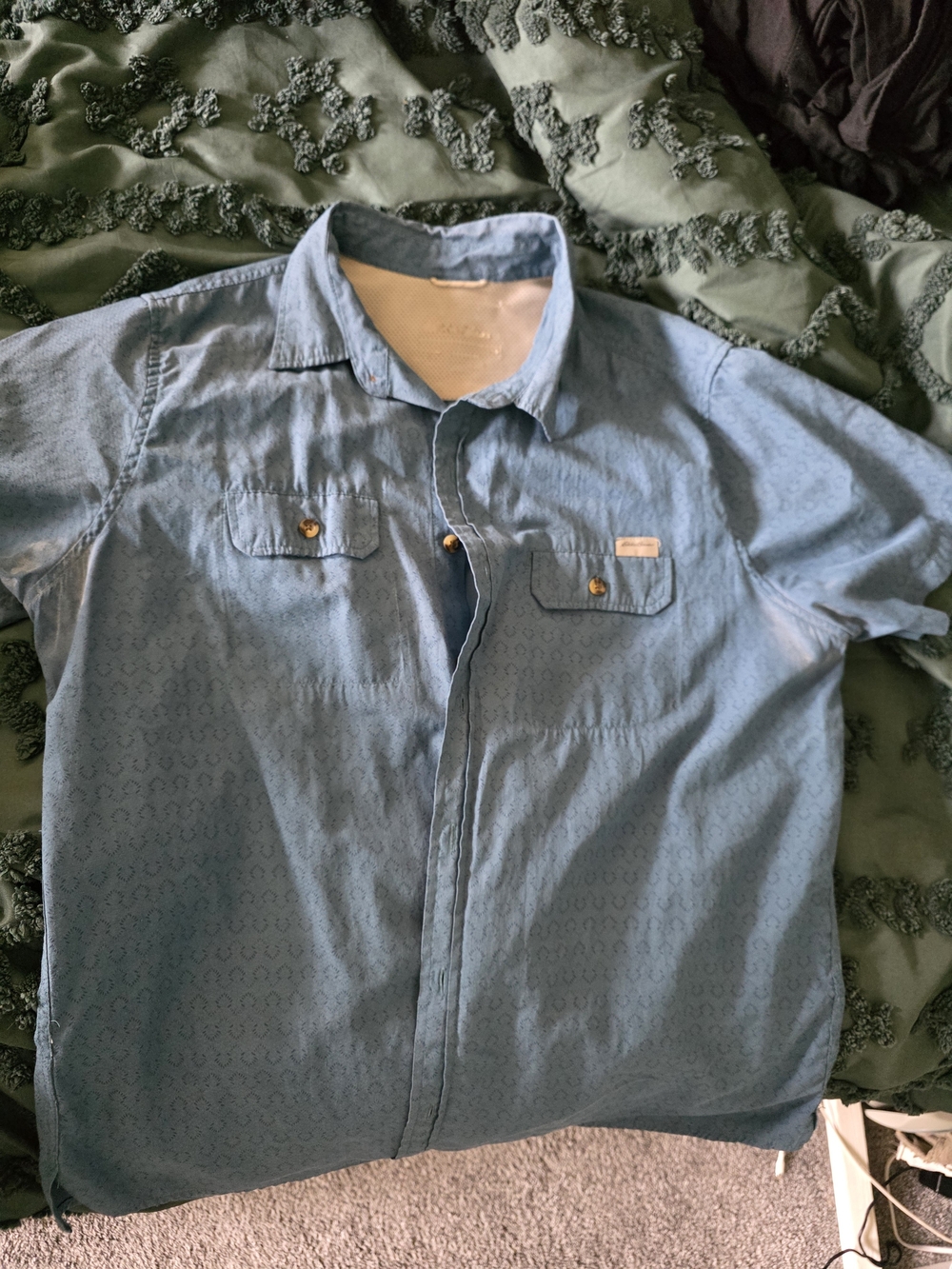 Eddie Bauer Men's Blue Short-Sleeve Button-Down Shirt